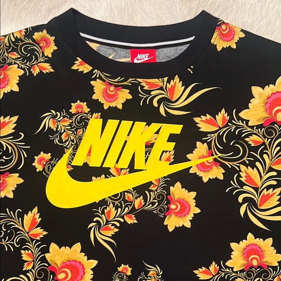 Nike Black and Yellow Floral Short Sleeve Tee (never worn) - Picture 2 of 6